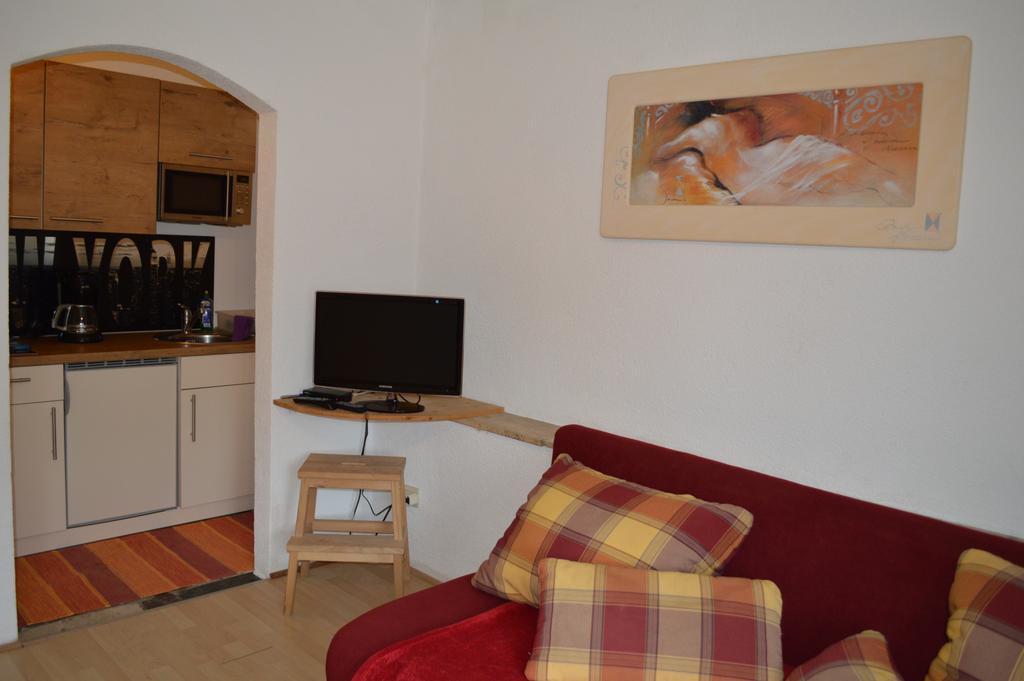 Burgauer Hof Apartment ภายนอก รูปภาพ