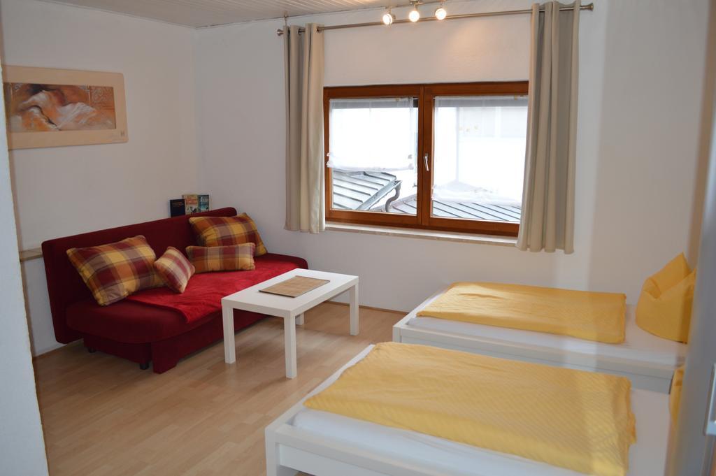 Burgauer Hof Apartment ภายนอก รูปภาพ