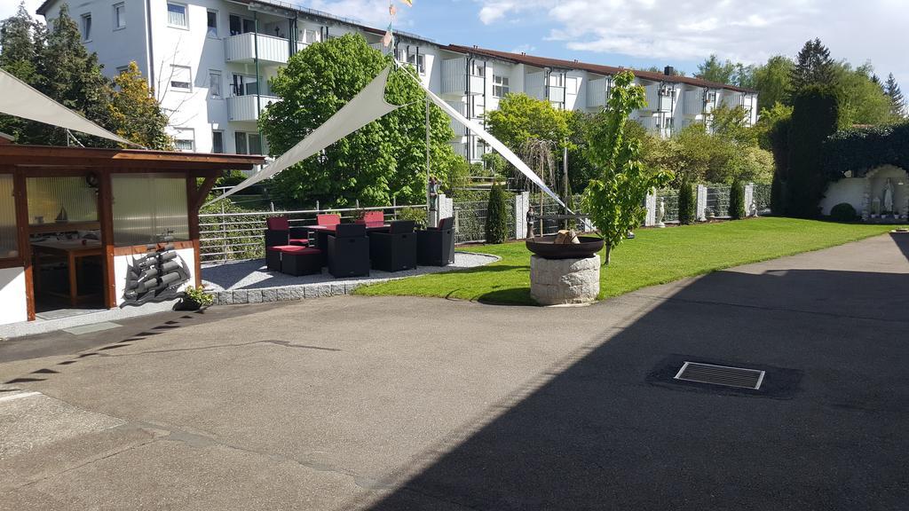 Burgauer Hof Apartment ภายนอก รูปภาพ